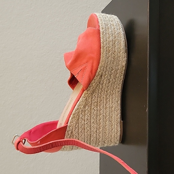 Size 6.5 Db Dk Fashion Coral Ankle Strap Espadrille Wedges - Picture 9 of 11